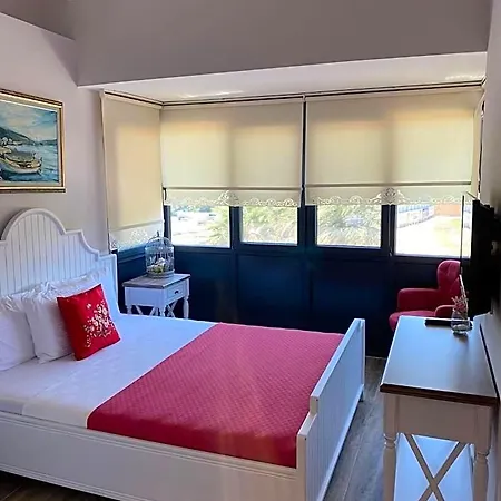 Chloe Alacati Otel